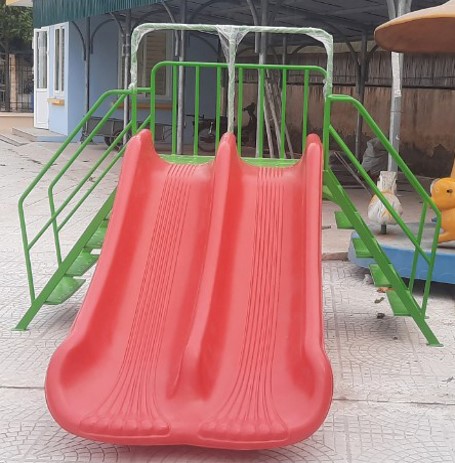 Thang leo cầu trượt kép có máng nhựa nhập khẩu thang-leo-cau-truot-kep