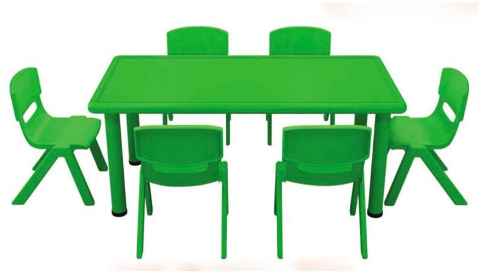 ban-ghe-nhua-mam-non1